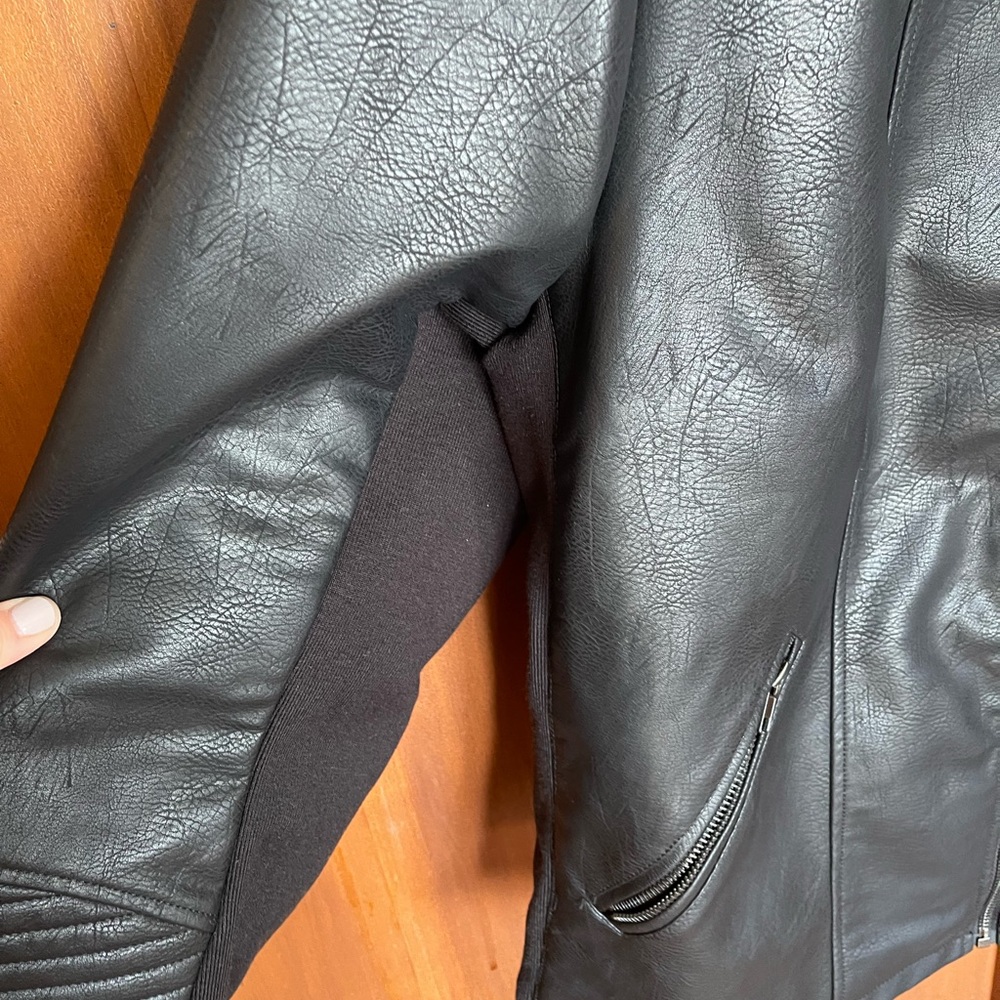 EUC Torrid Faux Leather Collarless Moto Jacket Women
+Size 3. Deep Black. - Picture 5 of 8